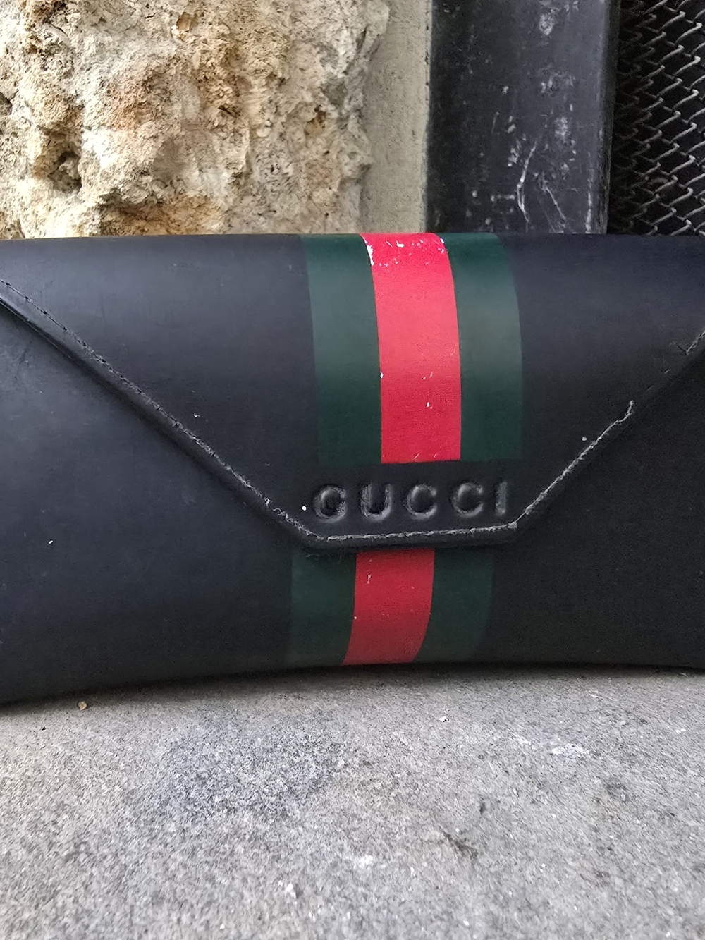 Gucci Oversized Round Sunglasses in Tortoiseshell and Dark Lenses - Picture 4 of 9